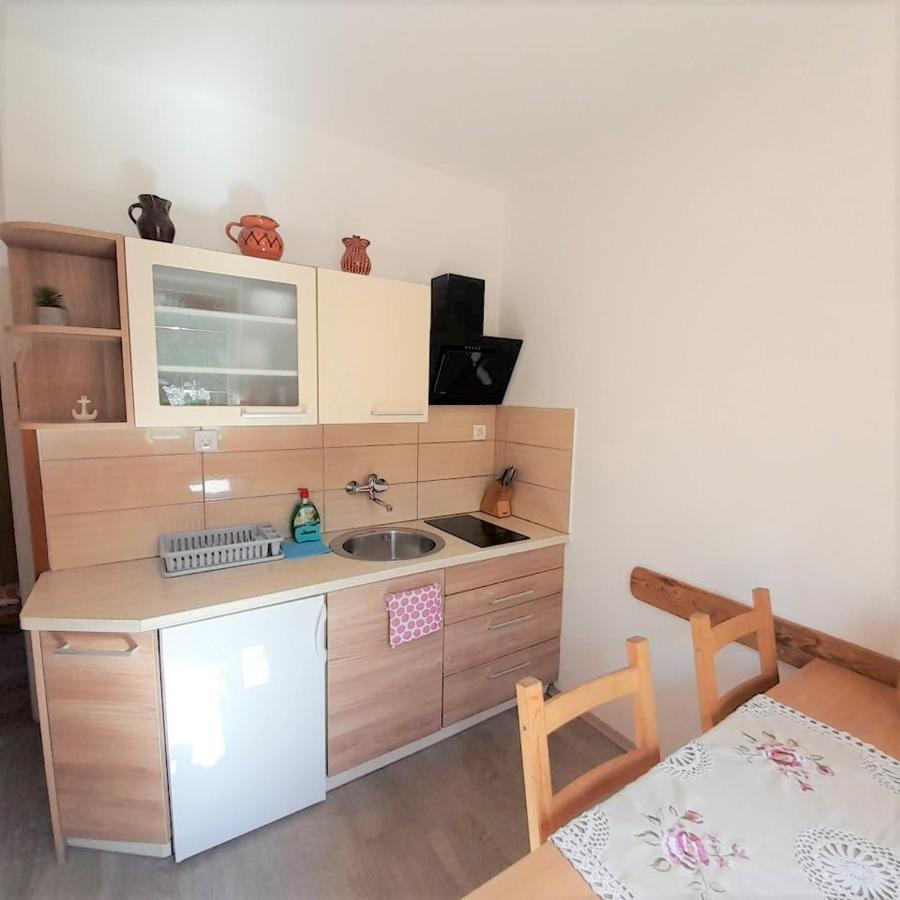 Apartmaji Pri Bosi Nogi 이졸라 외부 사진