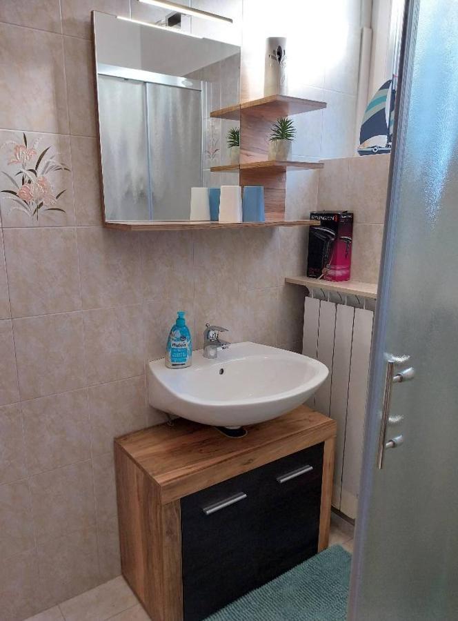 Apartmaji Pri Bosi Nogi 이졸라 외부 사진