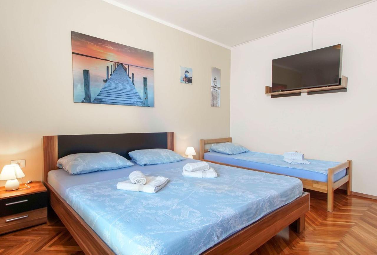 Apartmaji Pri Bosi Nogi 이졸라 외부 사진